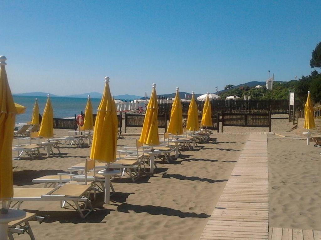 Villetta indipendente a 50 metri dal mare Castiglione della Pescaia Esterno foto